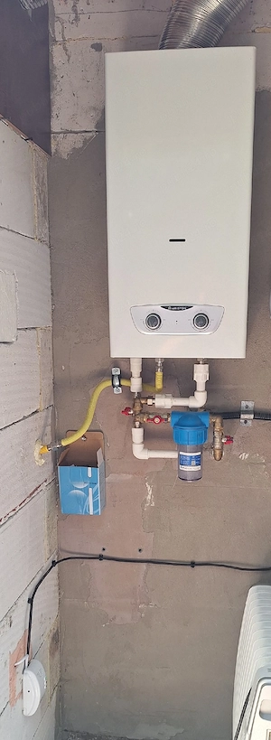 Instant Ariston Fast R X ONM 11lpg apa calda GPL,complet 11l min tiraj natural