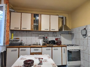 Vand apartament cu doua camere mobilat și utilat 