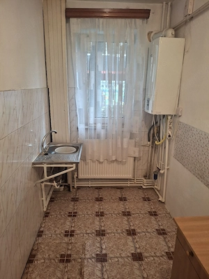 Vand apartament 2 camere - imagine 7
