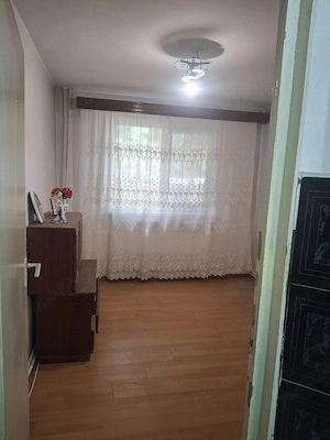 Vand apartament 2 camere - imagine 6