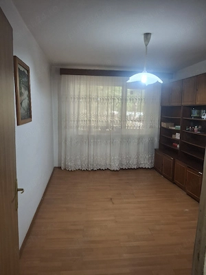 Vand apartament 2 camere - imagine 5