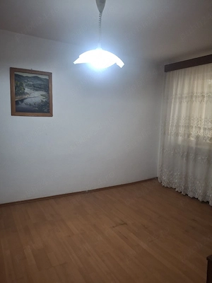 Vand apartament 2 camere - imagine 8