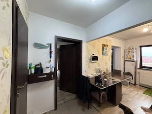 Apartament spațios cu 3 camere- mobilat și utilat- zona Sc. Gen. Andrei Saguna - imagine 4