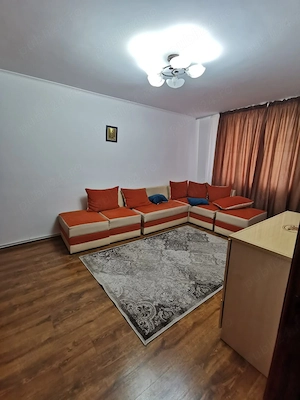 Apartament 3 camere de închiriat, central, Bld Traian, zona spital, școala 2