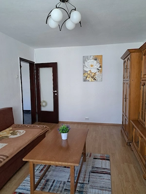 inchiriez 2 camere  dec. ARAD - imagine 2