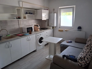 Închiriez apartament zonă centrală - imagine 2
