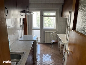 Apartament 3 camere, Centrul Civic, bucatarie separata - imagine 2