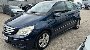 Mașina e mică, confortul e Mercedes!