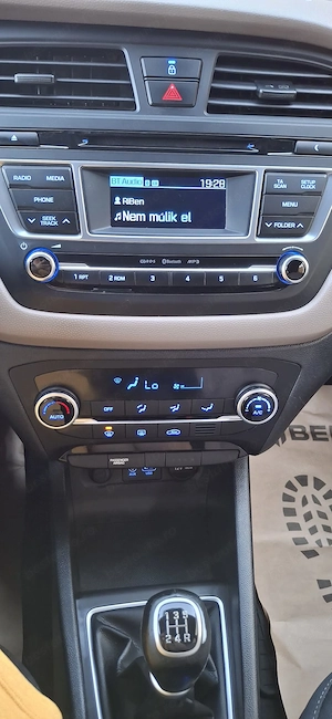 Hyundai I20 2015 benzina 1.2cc - imagine 4