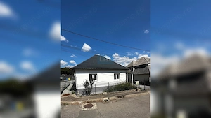 Casă renovată complet + curte, Strada Subcetate 48 – Bistrița | 75 mp