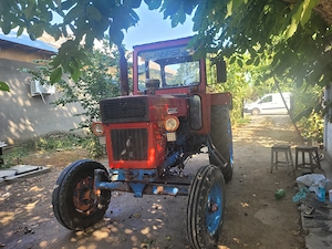 Vând tractor U650