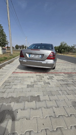 mercedes-Benz E-Class, an - imagine 4