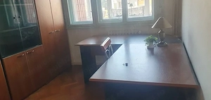 Inchiriez apartament 4 camere zona balcescu.pret 500 euro negociabil, garantie 2 luni. - imagine 3