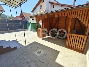 Casa cu 4 camere 2 bai - curte - filigorie - panouri fotovoltaice 