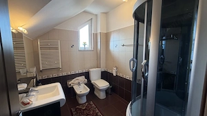 Duplex superb 150 mp construiti , 180 mp teren, Crinului, Rosu  - imagine 19
