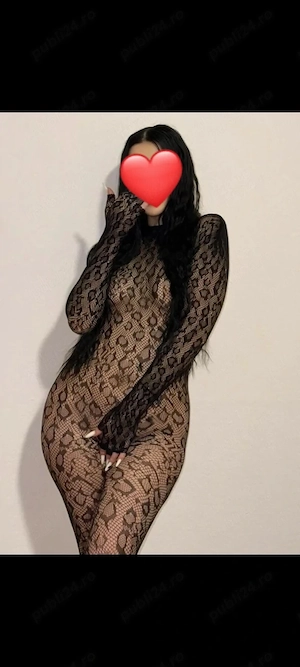 Bruneta noua aici 