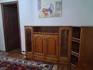 Inchiriez ap.de 2 camere , semidecomandat. - imagine 2