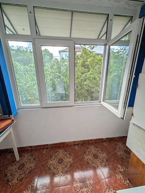 Vând apartament cu 3 camere, complet decomandat, suprafață utilă 66 mp , Etaj 2 4 - imagine 2
