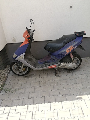 Vând scuter Aprilia 