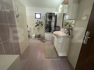 Casă cu 4 dormitoare, 280 mp, garaj, teren 500 mp  - imagine 6