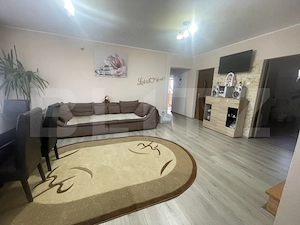 Casă cu 4 dormitoare, 280 mp, garaj, teren 500 mp  - imagine 2