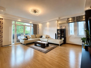 Apartament 3 camere, 90 mp, boxa si parcare cu CF, zona Campului