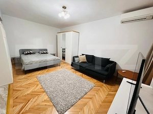 Studio spatios de 45 mp, mobilat modern, zona centrala - imagine 4