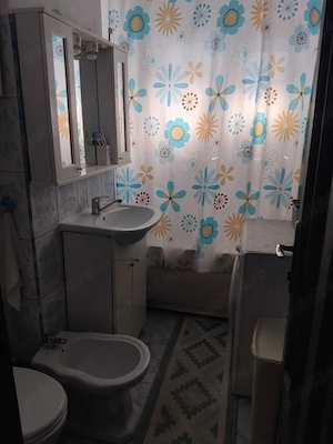 vand apartament cu doua camere.. - imagine 8
