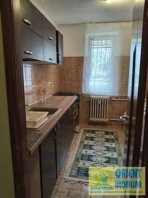 Tomis 1, Spital, de inchiriat apartament 3 camere, parter, mobilat - imagine 4