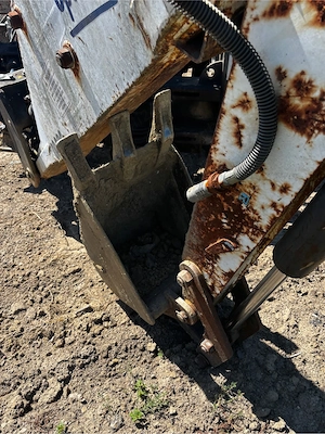 brat excavator bobcat(dupa tractor ) retroexcavator  - imagine 3