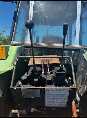 brat excavator bobcat(dupa tractor ) retroexcavator  - imagine 2