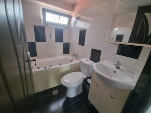 Închiriez apartament cu doua camere Auchan Titan   Ozana   1 decembrie - imagine 4