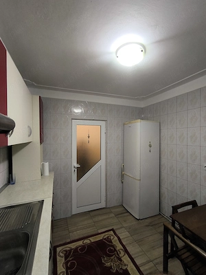 Apartament cu 3 camere, zona Mircea cel bătrân, 600  negociabil  - imagine 8