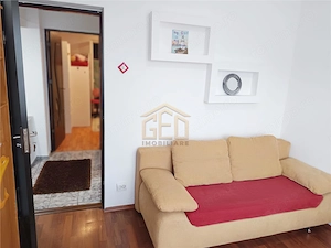 Apartament 3 camere in zona centrala Moldova Noua - imagine 12