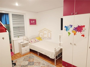 Apartament 3 camere in zona centrala Moldova Noua - imagine 9
