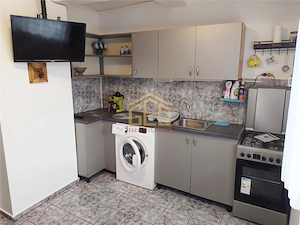 Apartament 3 camere in zona centrala Moldova Noua - imagine 17