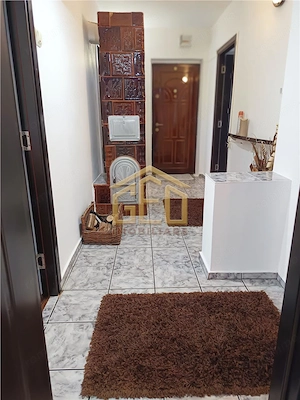 Apartament 3 camere in zona centrala Moldova Noua - imagine 7