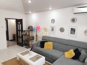Apartament 3 camere in zona centrala Moldova Noua - imagine 5