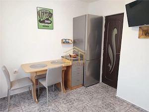 Apartament 3 camere in zona centrala Moldova Noua - imagine 15