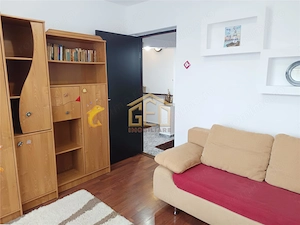 Apartament 3 camere in zona centrala Moldova Noua - imagine 14