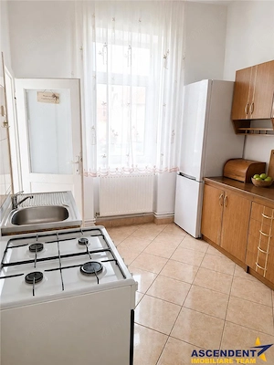 Pet friendly,70 mp, decomandat,Centrul Civic:Regiunilor,regim vila,balcon - imagine 4