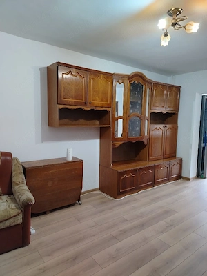 Închiriez garsoniera Între Lacuri