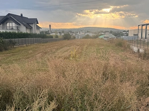 TEREN INTRAVILAN DE VÂNZARE –  ÎN PROXIMITATEA MUN. SUCEAVA - imagine 2