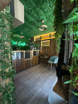 Afacere la cheie   Bar & Cafenea complet echipata, în centrul Brașovului