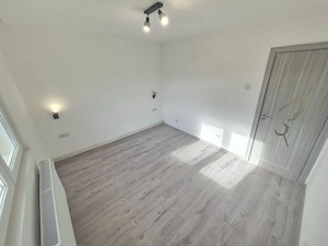 2Cam-Sagului-7 Min de Spitalul Judetean-Renovat-45MP-75.000 Euro! Negociabil - imagine 8
