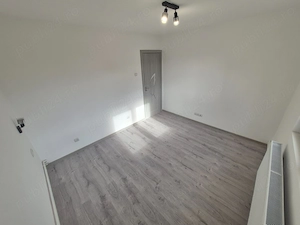 2Cam-Sagului-7 Min de Spitalul Judetean-Renovat-45MP-75.000 Euro! Negociabil - imagine 9
