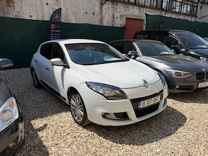 Renault Megane III GT Line 1.5 dCi 110 CP EDC Automată   2011   Euro 5 - imagine 2