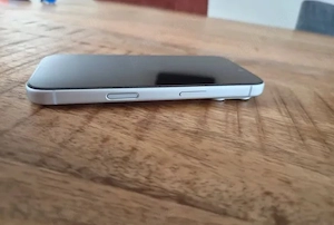 iPhone în stare foarte bună, original, curat și perfect funcțional, disponibil imediat - imagine 3