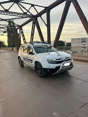 Vând Dacia Duster 1.5 dci 4x4 2011 - imagine 4