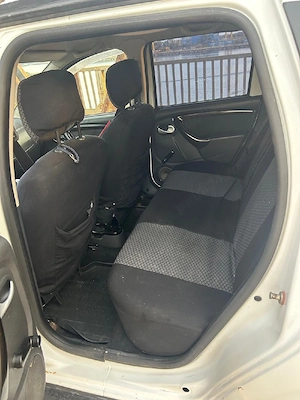 Vând Dacia Duster 1.5 dci 4x4 2011 - imagine 7